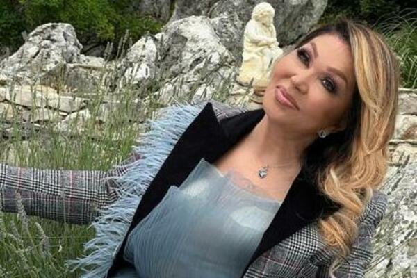 NEDA SNIMA SPOT U BOŽIĆNOM SELU za pesmu sa kojom će nastupiti na LETNJEM FESTIVALU! STIŽE "LAVANDA"