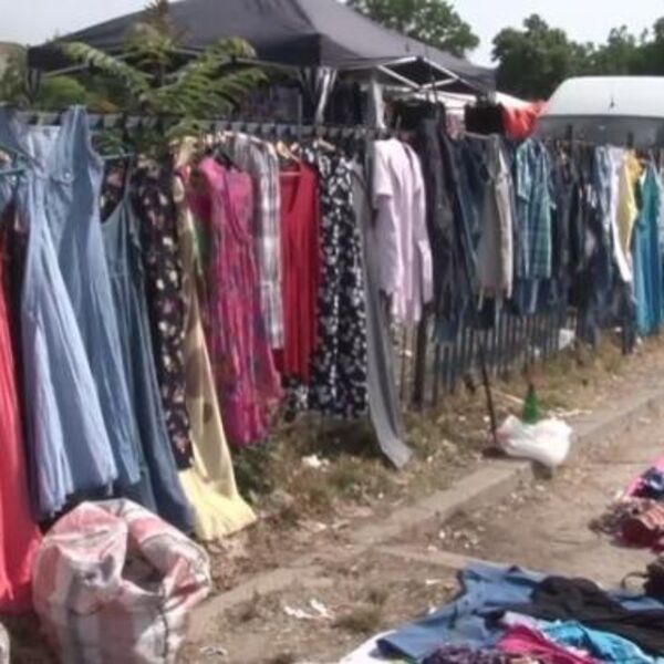 Milica je kupila kaput za 900 dinara na buvljaku, pa kad je otišla kući i videla etiketu, umalo se šokirala!