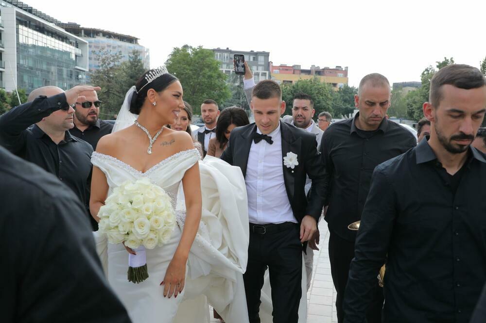 NEOČEKIVANI ŠOK NA VENČANJU KATARINE GRUJIĆ I MARKA GOBELJIĆA: Da li je moguće da se ovo desilo, SVI SE UZNEMIRILI!