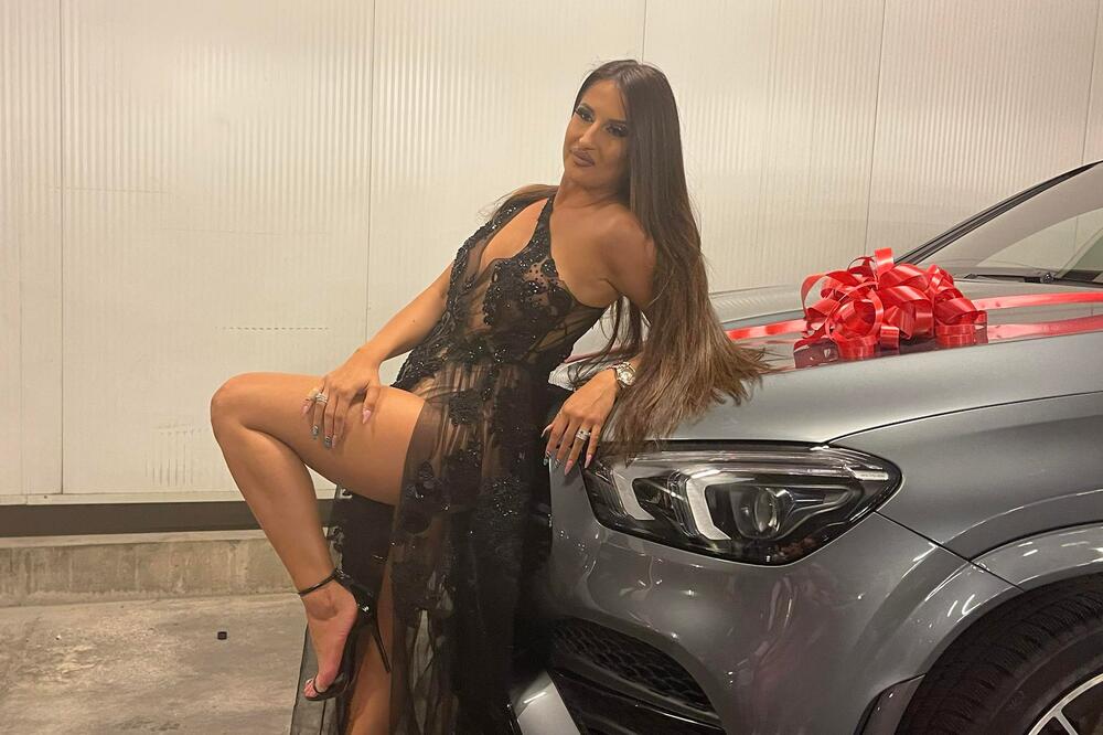 PUČE BRUKA NA ROĐENDAN: Isplivali DOKAZI koji jasno pokazuju da Sandra KOPIRA svoju ljutu rivalku!