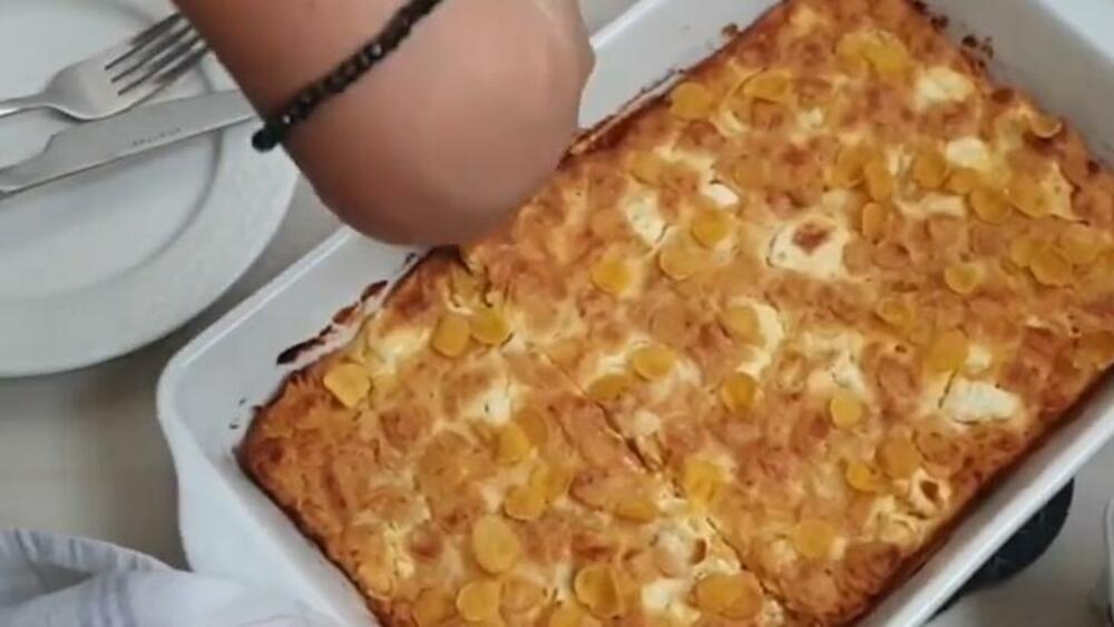 Pita sa sirom i kornfleksom