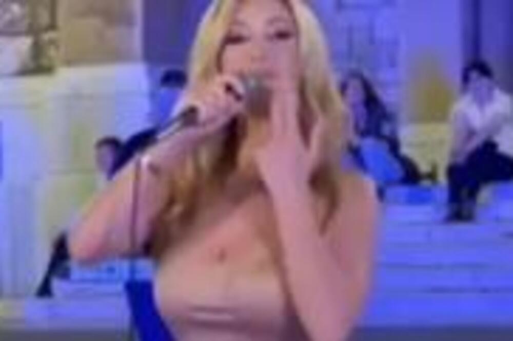 HRVATICA SE "GOLA" SPRDALA SA CRKVOM, ONO ŠTO JOJ JE ISPALO, IZAZVALO SKANDAL: "Degutantno i odvratno" (FOTO)