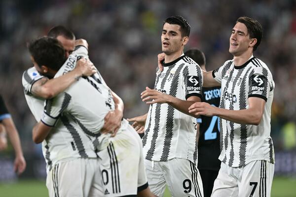 KONKURENCIJA NAPUŠTA JUVENTUS: Vlahović dobija još više prostora u napadu!