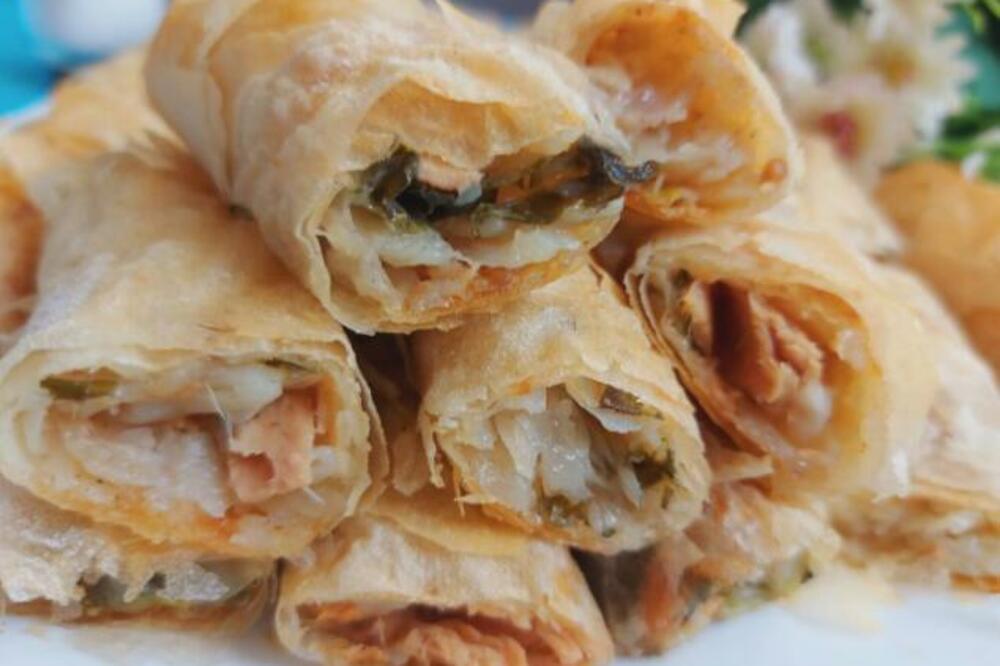 PITA ROLNICE SA SIROM, NAJMEKANIJI DORUČAK: Gotove za samo 10 minuta, toliko su ukusne da se TOPE U USTIMA! (VIDEO)