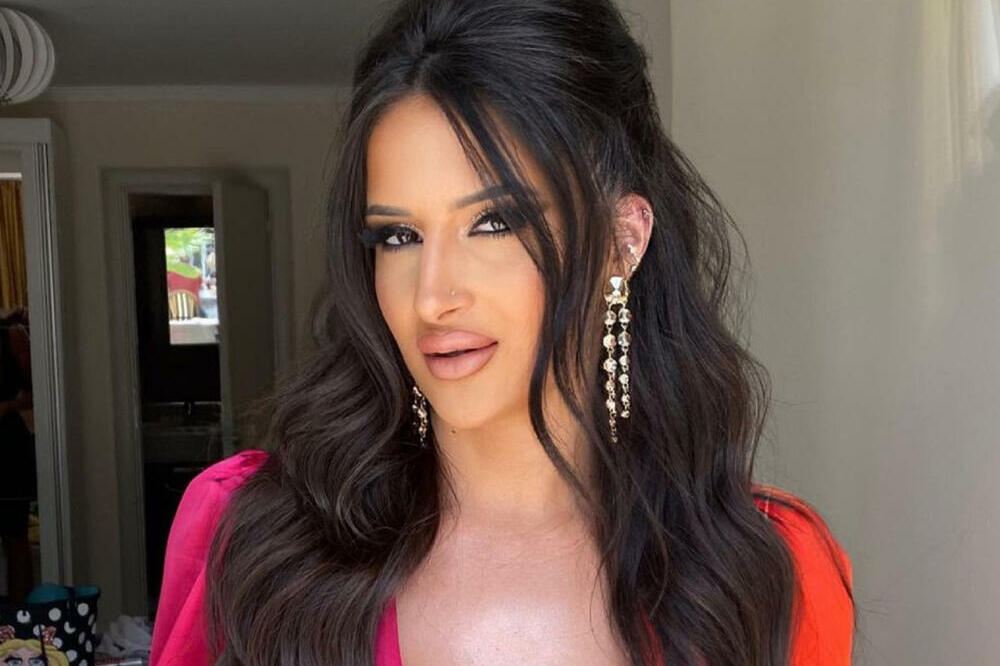 JEDVA DA JE ŽIVA: Prva FOTKA SANDRE ČAPRIĆ nakon JEZIVE NESREĆE, sva je u KRVI I ZAVOJIMA, NIJE DOBRO!