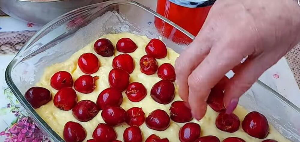 Kolač sa trešnjama