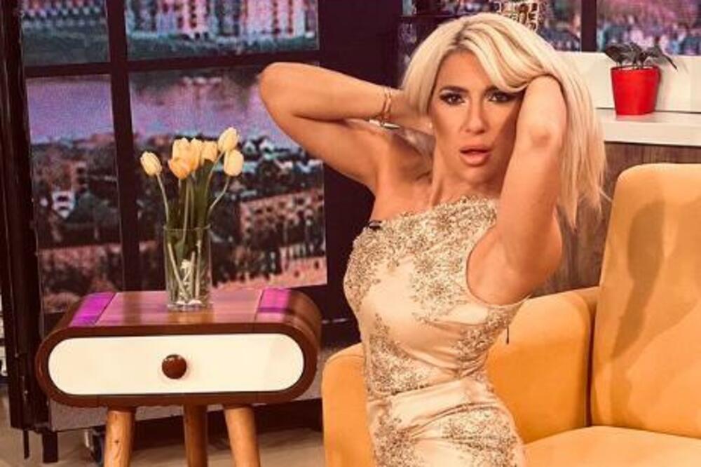 JOVANA JEREMIĆ PONOVO NE ZNA GDE BIJE GDE UDARA, DRŽAĆETE SE ZA GLAVU SADA: Šta je htela ovim da poruči?! (FOTO)