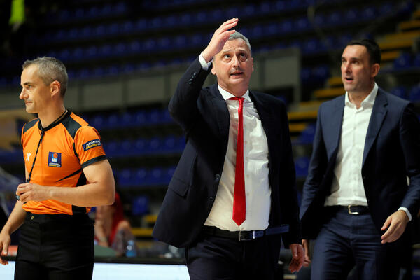 OVO MU DELIJE NIKAD NEĆE OPROSTITI! Radonjić vodi miljenika navijača?!