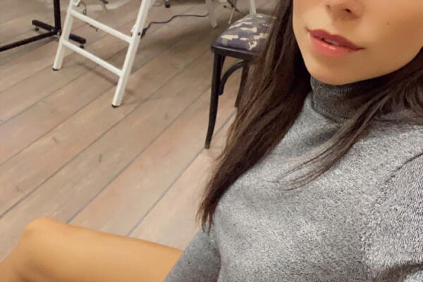 RUSKA MANEKENKA POGINULA JE TOKOM ORGIJA: Zbog onoga što je nađeno u njenoj ruci priča je dobila još MRAČNIJI OBRT