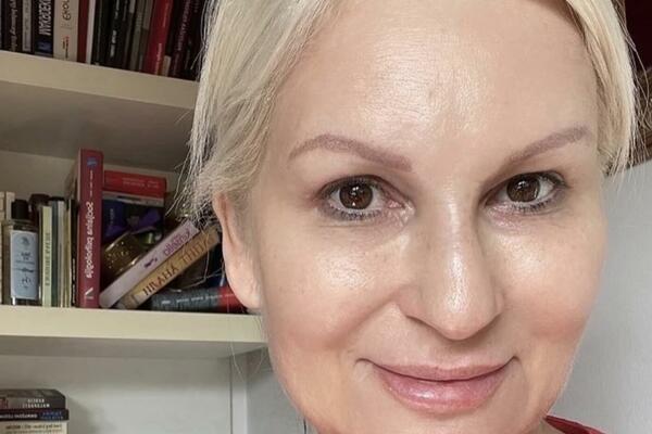 ZORANA MIHAJLOVIĆ OBJAVILA FOTOGRAFIJU BEZ ŠMINKE: Neprepoznatljiva! (FOTO)