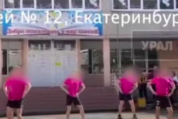 LGBT PLES MATURANATA DIGAO RUSIJU NA NOGE: Momci tverkovali i skidali se tokom nastupa (VIDEO)