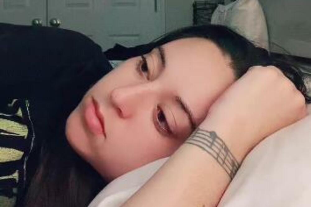 DOBIJALA JE ČUDNE PORUKE, A ONDA JE SAZNALA DA JE TRUDNA: Zamalo da ZAPLAČE, a ON je sve ISPLANIRAO i NAMAMIO JE