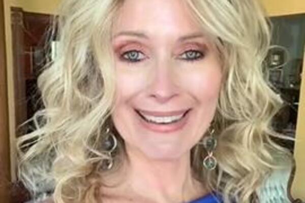 LJUDI GLEDAJU I NE VERUJU ŠTA RADI BAKA MELISA: Ima 67 godina i OVO JE SNIMILA! Ostaćete bez TEKSTA, AU! (VIDEO)