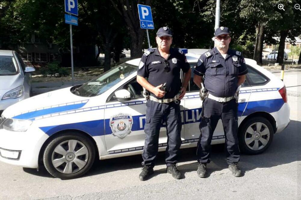 DEVOJČICA PALA U NESVEST, A ONDA SU SE POJAVILI POLICAJCI: Kapa dole, majstori!