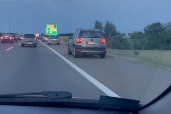 SRPSKI VOZAČI OPET ODLEPILI: Evo šta je SADA USNIMLJENO na AUTO-PUTU, NEVERICA (VIDEO)