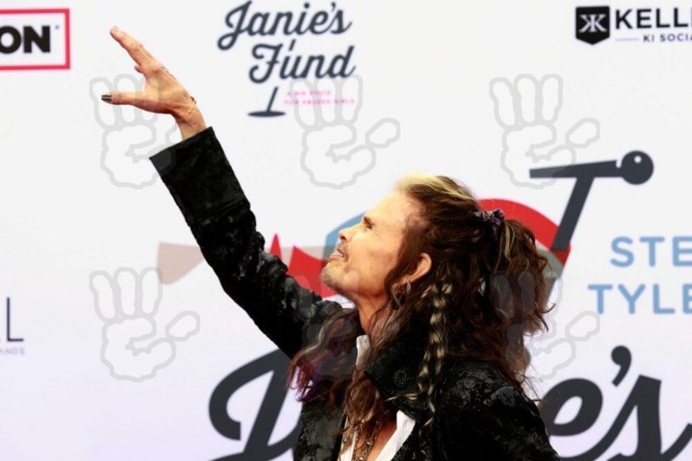 JEZIVO! NOVI SKANDAL U HOLIVUDU: Stiven Tajler optužen da je ZLOSTAVLJAO devojku (16), isplivali DETALJI