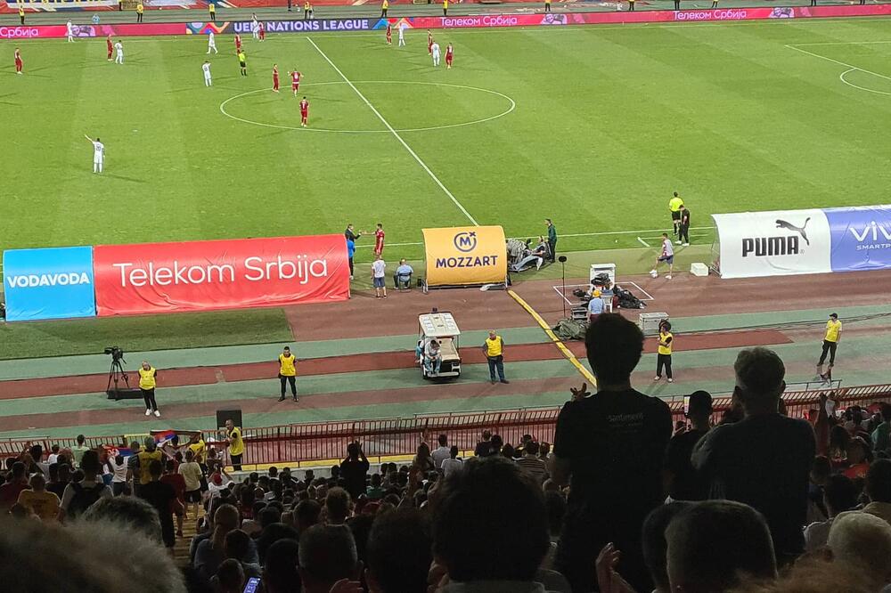 POZNATA LICA NA STADIONU RAJKO MITIĆ: Srbiju iz lože gleda jedan od glavnih kandidata za klupu Partizana!