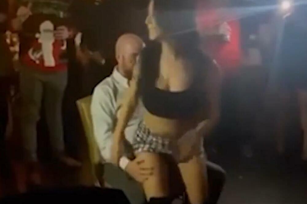 VRELIJE I OD SE*SA! Zaplesala ŠEFU U KRILU, dok je on bio U OVOM STANJU, lomilo se sve POD NJOM (FOTO)