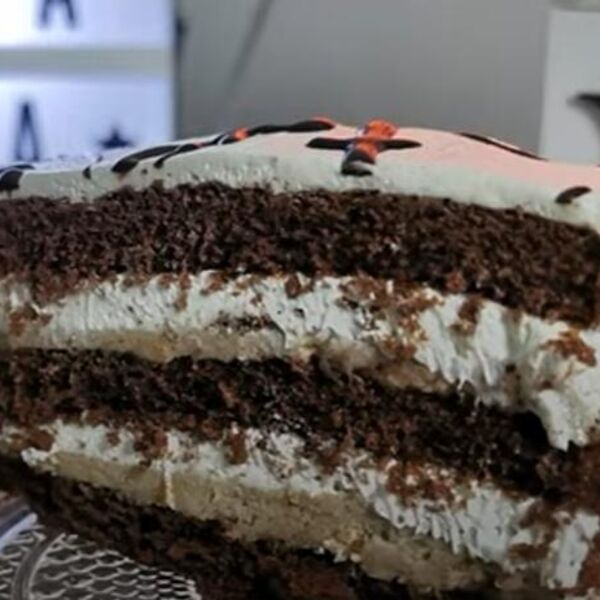 Kraljica slavske trpeze: Najkremastija čoko-moko torta gotova očas posla!