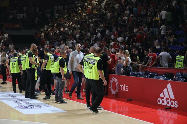 NAVIJAČI POLAKO NAPUŠTAJU HALU: Evo kako sada izgleda Pionir! (VIDEO)