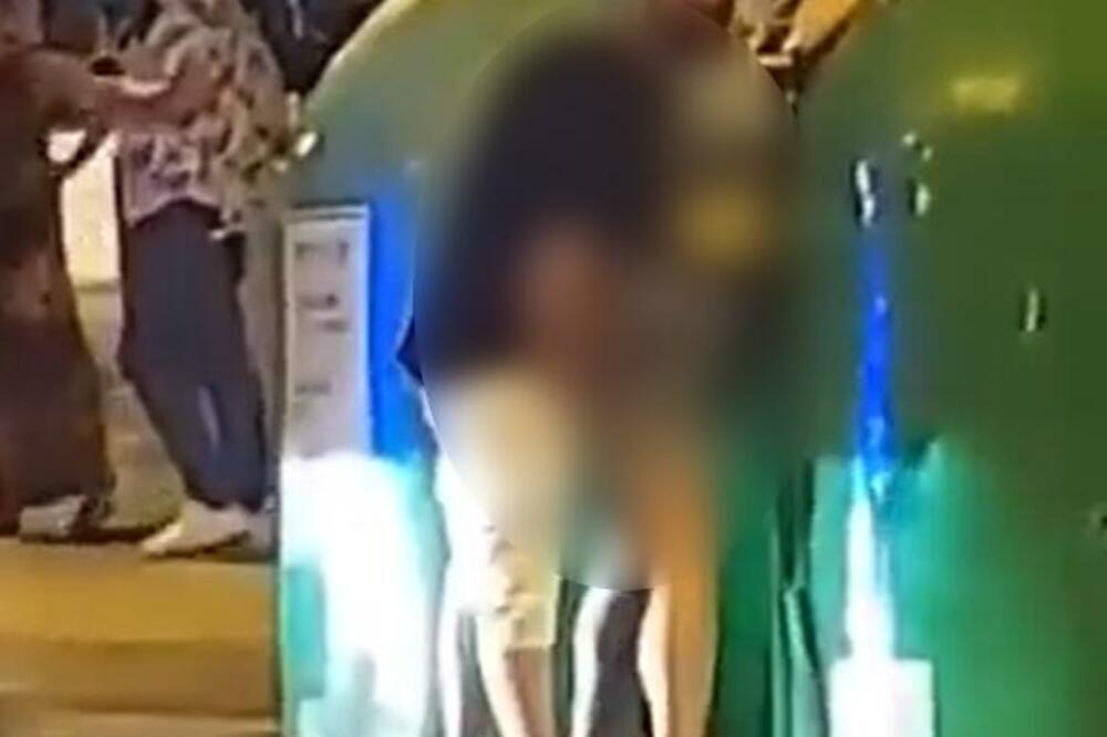 GURNUO JOJ RUKU DOLE, PA SU POČELI: Snimljen SE*S nasred ulice, bili su PRENAPALJENI (VIDEO 18+)