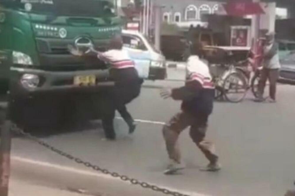 IZVEO TIKTOK IZAZOV I ODMAH NASTRADAO: Ono što su pokušali da urade se GRANIČI sa LUDOŠĆU