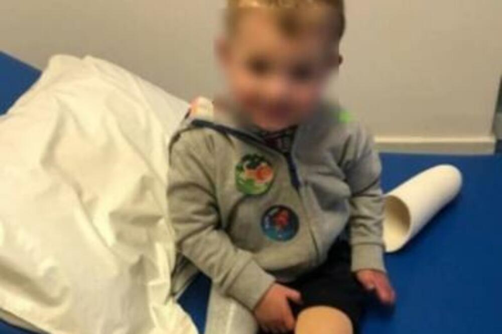 NJENOM SINU ODSEKLI OBE NOGE ČIM JE IZAŠAO IZ VRTIĆA: Oko njega je bilo 30 doktora, UMIRAO JE