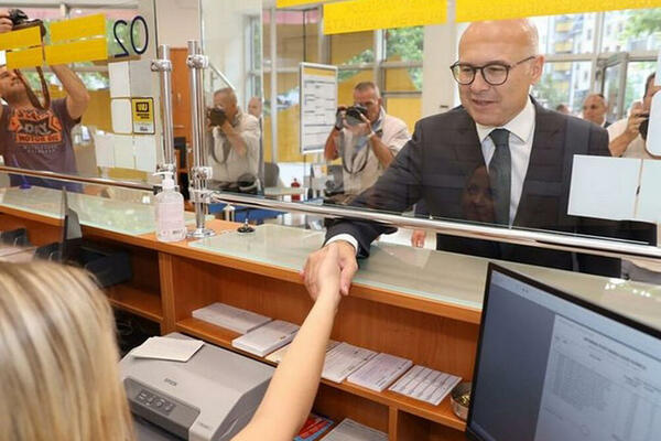 VUČEVIĆ: Pošta je uvek bila jedan od simbola države i čestitam zaposlenim veliki jubilej, skoro dva veka postojanja