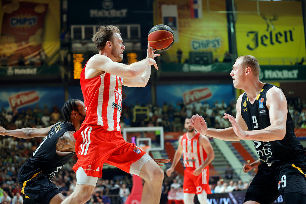 RADONJIĆ KASAPI ZVEZDU: Privoleo plejmejkera da okrene leđa crveno-belima!