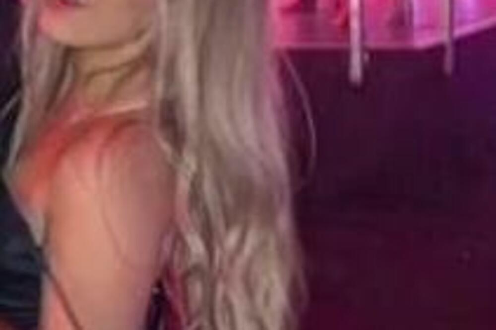 SELA U KOLA STRANCA PA JE ZADESIO ŠOK: Evo šta je usledilo čim mu je PONUDILA