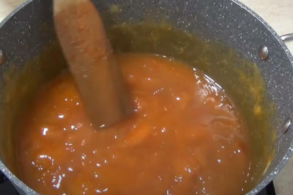 OVAJ RECEPT ZA DŽEM OD KAJSIJA SE NAJVIŠE TRAŽI: Domaćice su ODLEPILE, sprema se bez TRUNKE ŠEĆERA