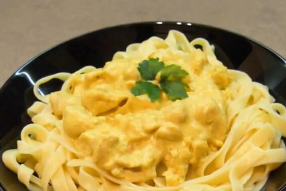 KREMASTU PILETINU NA OVAJ NAČIN NISTE SPREMALI: Ukućani će tražiti RECEPT VIŠE, meso se RASPADA U USTIMA (RECEPT)