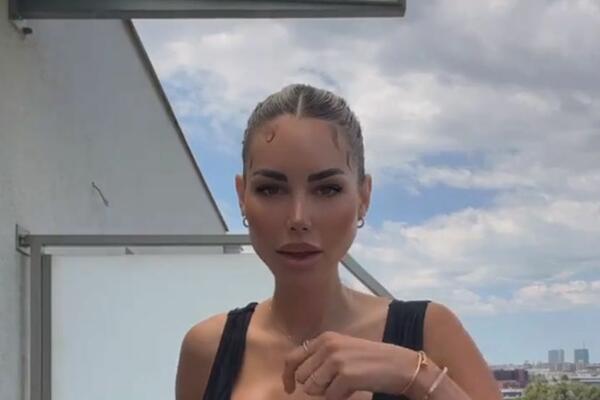 LJUDI U ŠOKU GLEDAJU I NE VERUJU: Šta se DESILO sa SILIKONIMA Ive Grgurić, SKROZ SPOJENI I DEFORMISANI! (FOTO)