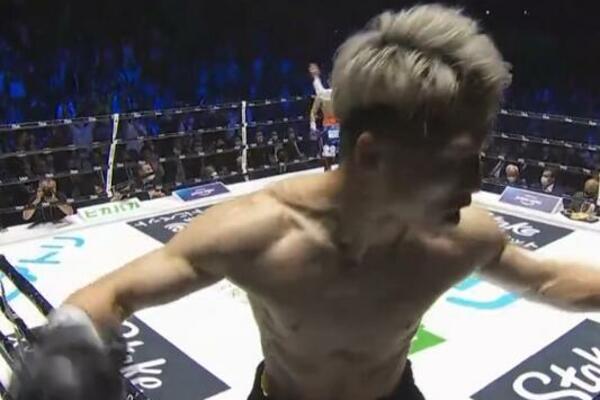 BRUTALAN NOKAUT ODUŠEVIO LJUBITELJE BOKSA! "Čudovište" nema milosti! (VIDEO)
