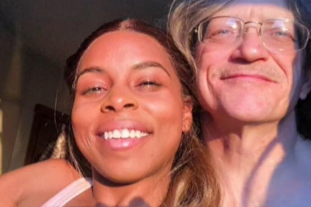 "UHHH, NE VIŠE": Pokazala šta radi sa 54-godišnjim muškarcem, ISKOČIĆE VAM OČI (VIDEO)