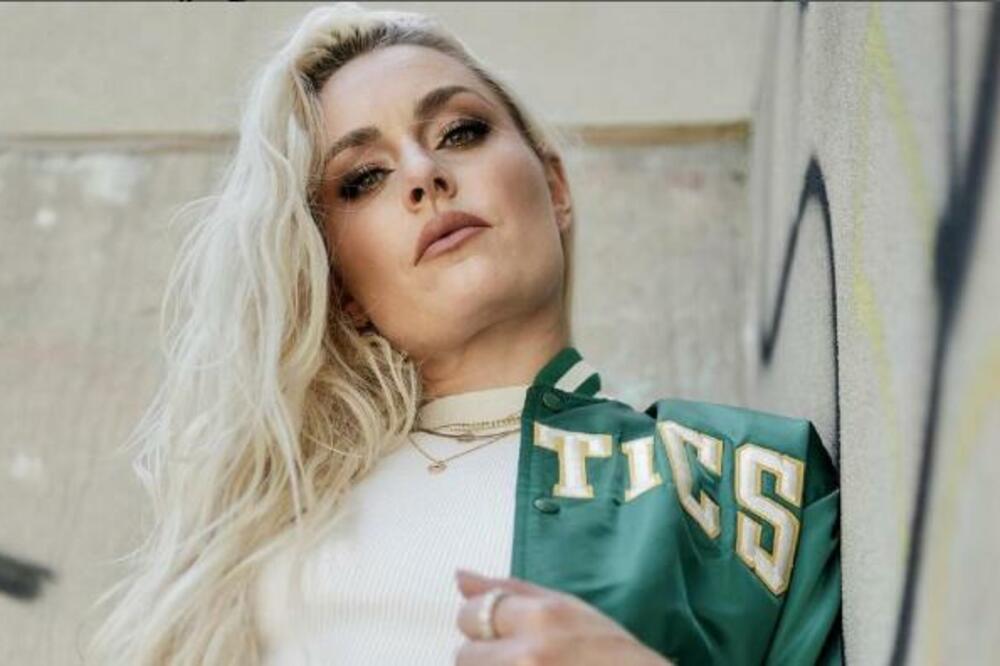 BIVŠA SKIJAŠICA BEZ BRUSA! U provokativnom izdanju istakla svoje obline i mnoge ostavila bez daha! (FOTO)