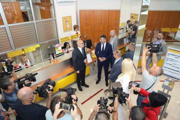 OBELEŽEN DAN POŠTE U NOVOM SADU: Otvorena nova poslovnica Pošte na Bulevaru oslobođenja