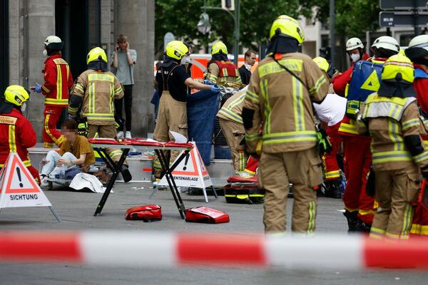 BAČENI MOLOTOVLJEVI KOKTELI NA SINAGOGU U BERLINU! Sukobi sa Bliskog istoka se PRELIVAJU na ostatak SVETA?