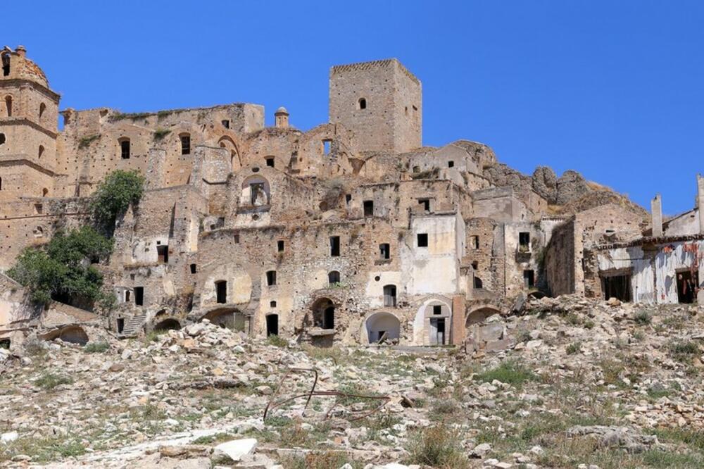 NAPUŠTENI GRADOVI ŠIROM SVETA: Neki su glavne TURISTIČKE ATRAKCIJE, a drugi ZATVORENI za JAVNOST! (VIDEO)