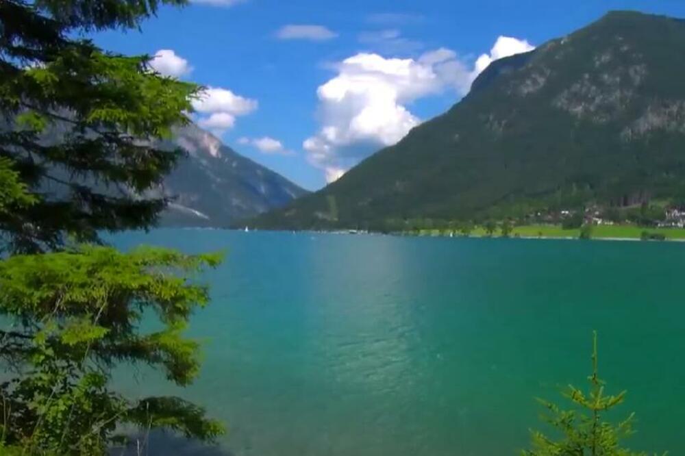 OVA ZEMLJA NEMA IZLAZ NA MORE, A PROGLAŠENA JE NAJBOLJOM ZA KUPANJE U EVROPI: Srbi obožavaju da odmaraju ovde!