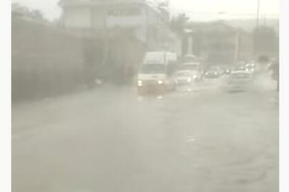 BUJICA VODE NA ULICAMA U HRVATSKOJ: Strašno nevreme, izdan žuti meteoalarm! (VIDEO)