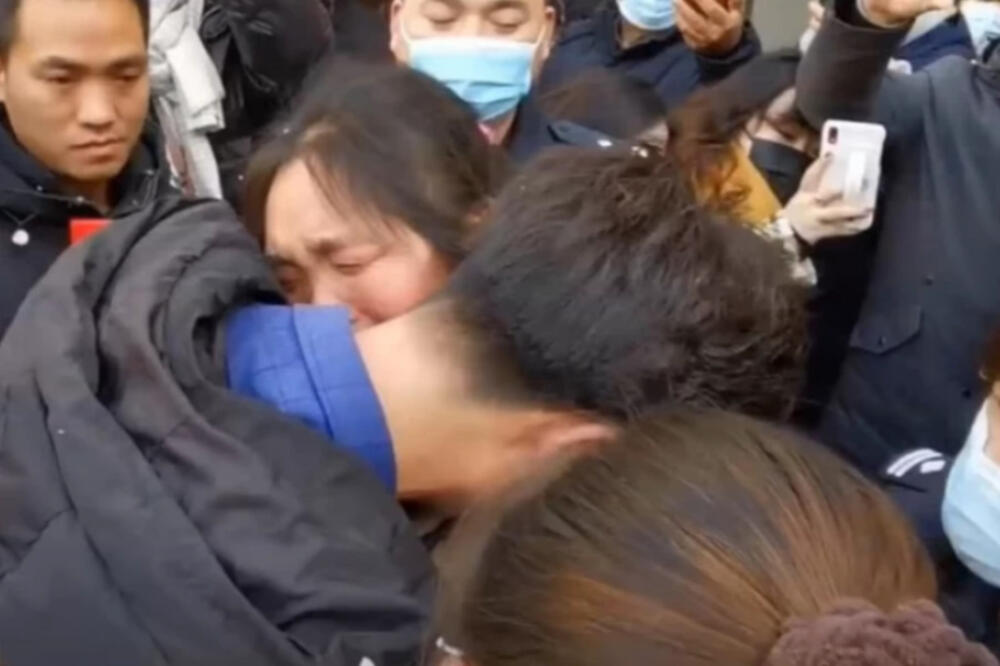 PRONAŠLA SINA POSLE 30 GODINA! Zbog onog što je OTAC uradio, mnogi su ODREAGOVALI (VIDEO)