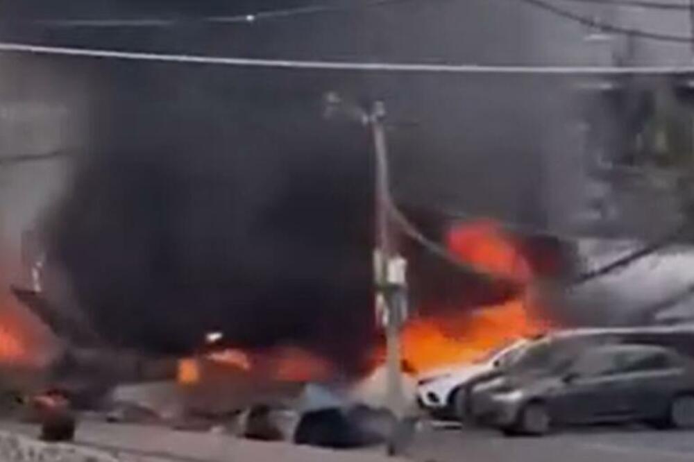 CRNI DIM PREKRIO KRUŠEVAC: Zapalio se automobil, progutala ga vatrena stihija!