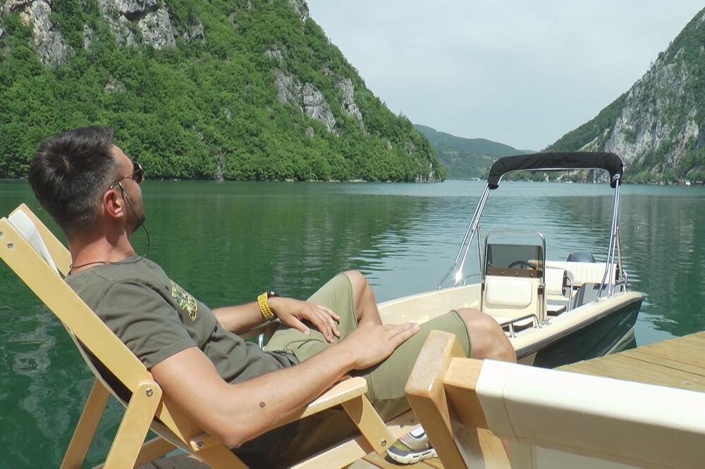 I MI MALDIVE ZA TRKU IMAMO, KUĆICE NA VODI ODUZIMAJU DAH: Ovde se smeštaj rezerviše i po GODINU DANA RANIJE (FOTO)