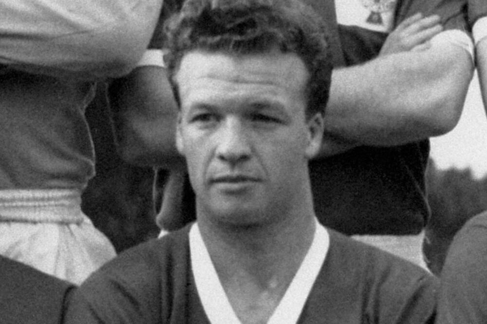 SVET FUDBALA ZAVIJEN U CRNO! Preminuo istinski VELIKAN! (FOTO)