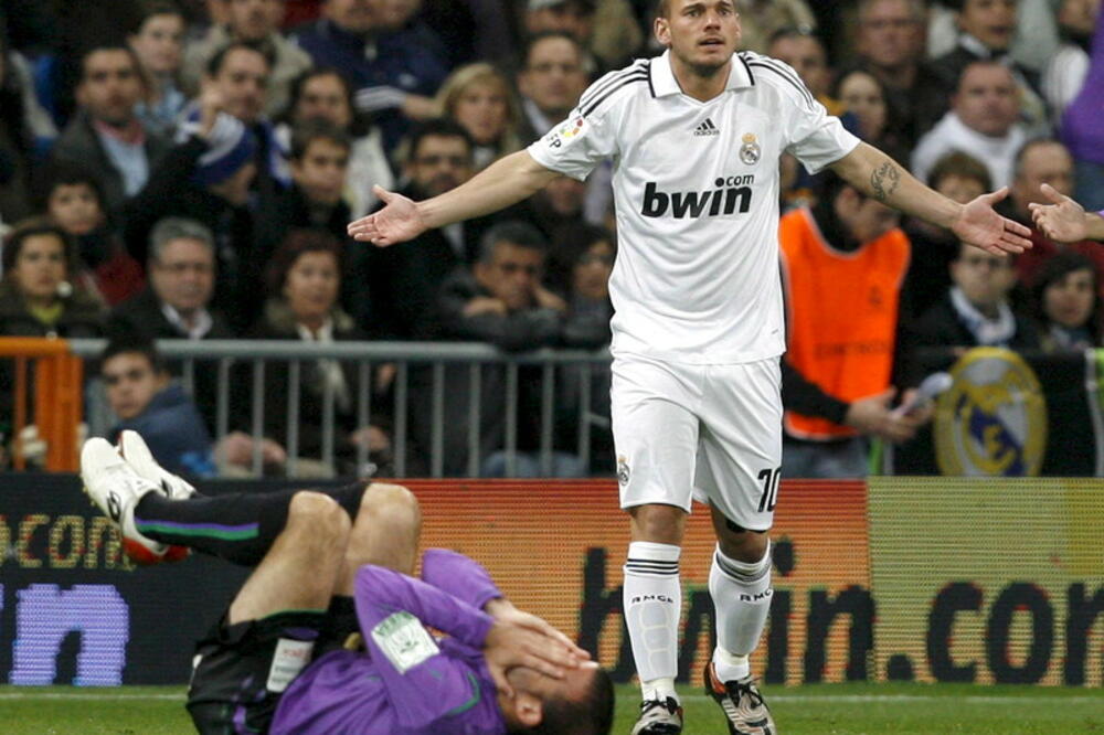 "KRALJEVSKI KLUB" ALI PROSTAČKI MANIRI! Snajder izneo prljav veš: OTERAN POPUT PSA!