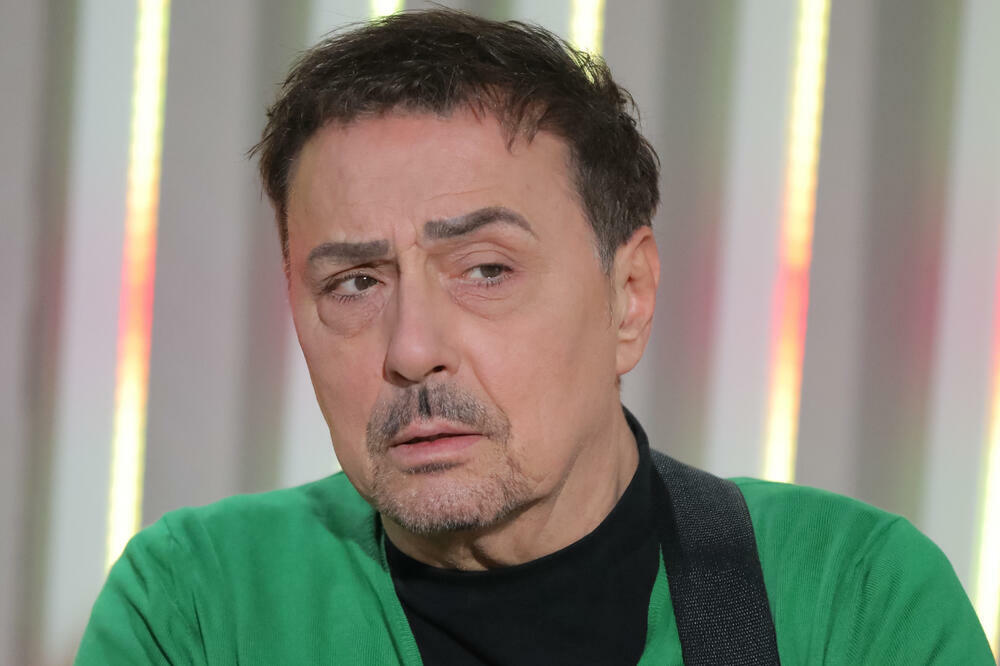 ''Otišao sam bez dinara u džepu!'' Keba progovorio o drami koju je doživeo: Pevač seo u avion i rasplakao se...