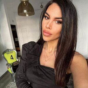 Prvo oglašavanje Kaje Ostojić nakon što je njen muž imao udes na Zlatiboru! Pevačica otkrila sve detalje