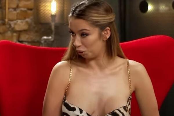 TEA TAIROVIĆ PONOVO BESNI NA VODITELJE: Zbog jednog pitanja je napravila SKANDAL, njena FACA vam sve govori!