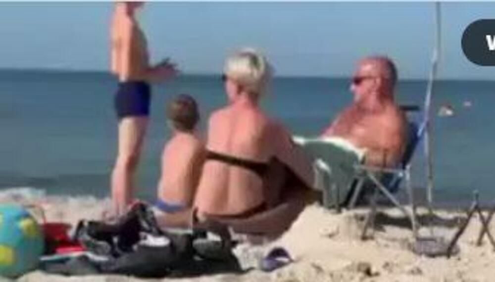 SVEKRVA I SNAJA SE BRUTALNO POSVAĐALE NASRED PLAŽE Umalo su se POČUPALE: Jedno pitanje izazvalo haos, LJUDI U ŠOKU!